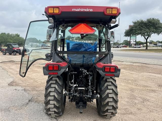 Image of Mahindra 2126 HST equipment image 4