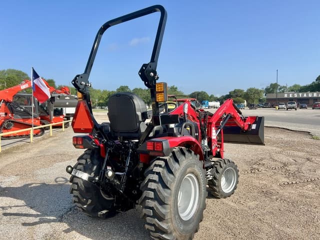 Image of Mahindra 2126 HST equipment image 2