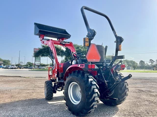 Image of Mahindra 2126 HST equipment image 3