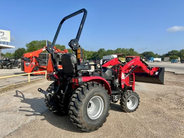 Image of Mahindra 2126 HST equipment image 2