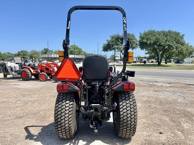 Image of Mahindra 2126 HST equipment image 4