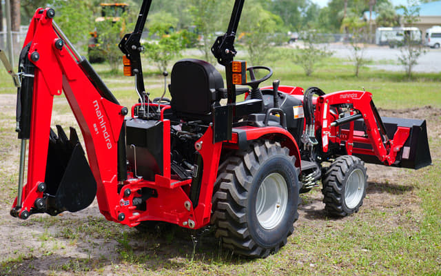 Image of Mahindra 2126 HST equipment image 4
