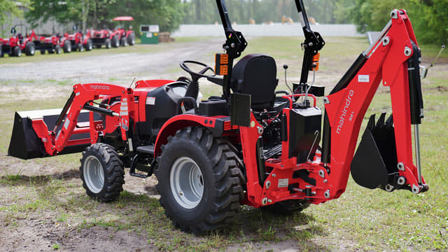 Image of Mahindra 2126 HST equipment image 3