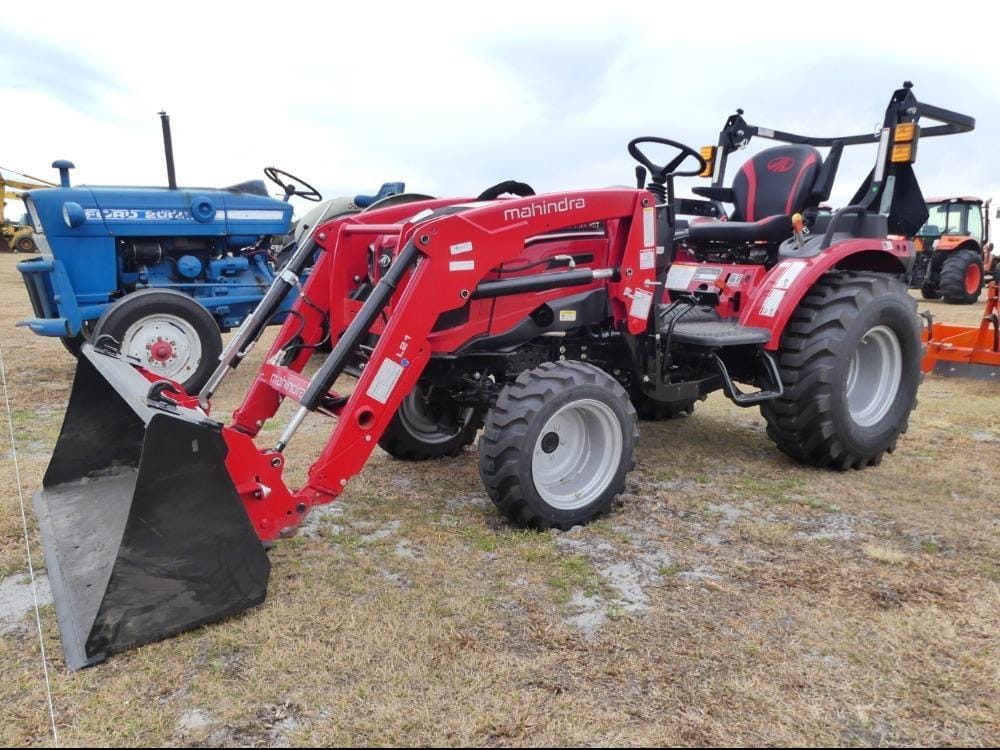 2025 Mahindra 2126 HST Equipment Image0