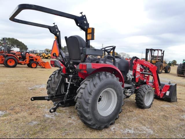 Image of Mahindra 2126 HST equipment image 3
