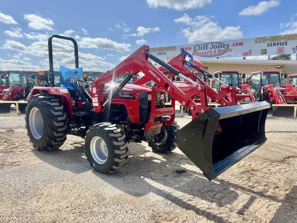 2025 Mahindra 4550 Equipment Image0