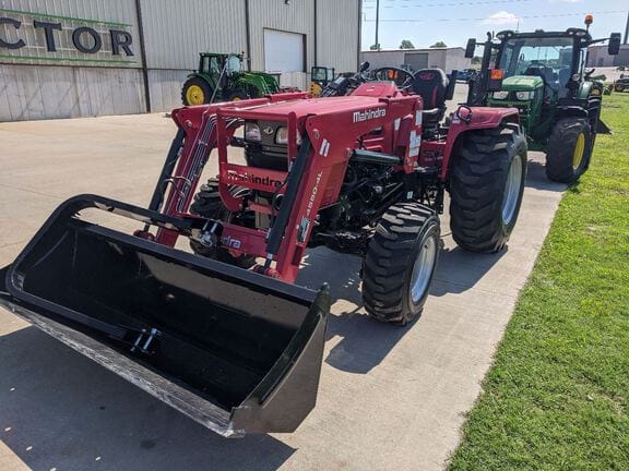 2025 Mahindra 4550 Equipment Image0