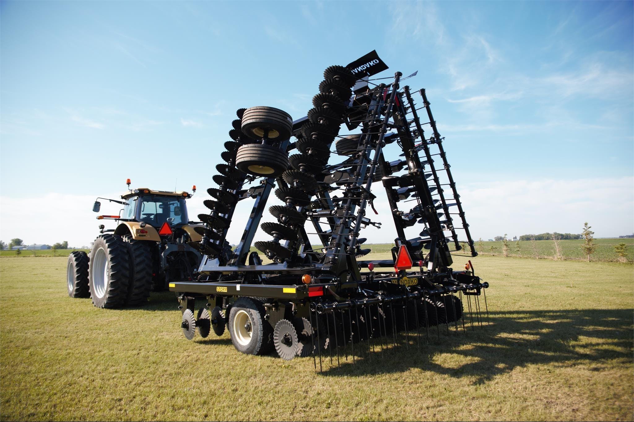 2025 Mandako STORM S2720 Equipment Image0
