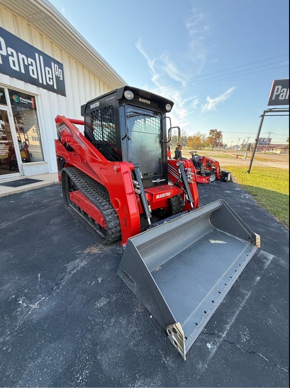 2025 Manitou 3200VT Equipment Image0