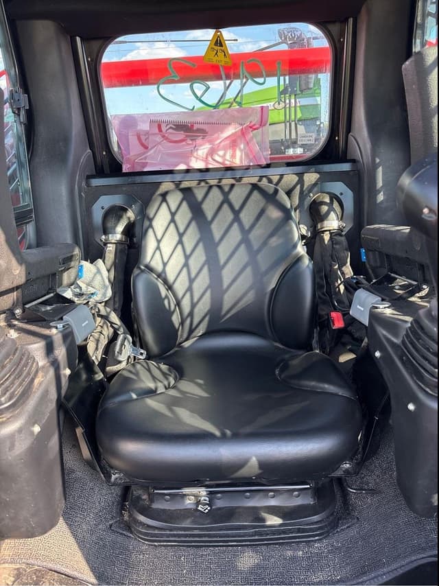 Image of Manitou 3200VT equipment image 4