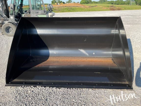 Image of Manitou Bucket equipment image 3