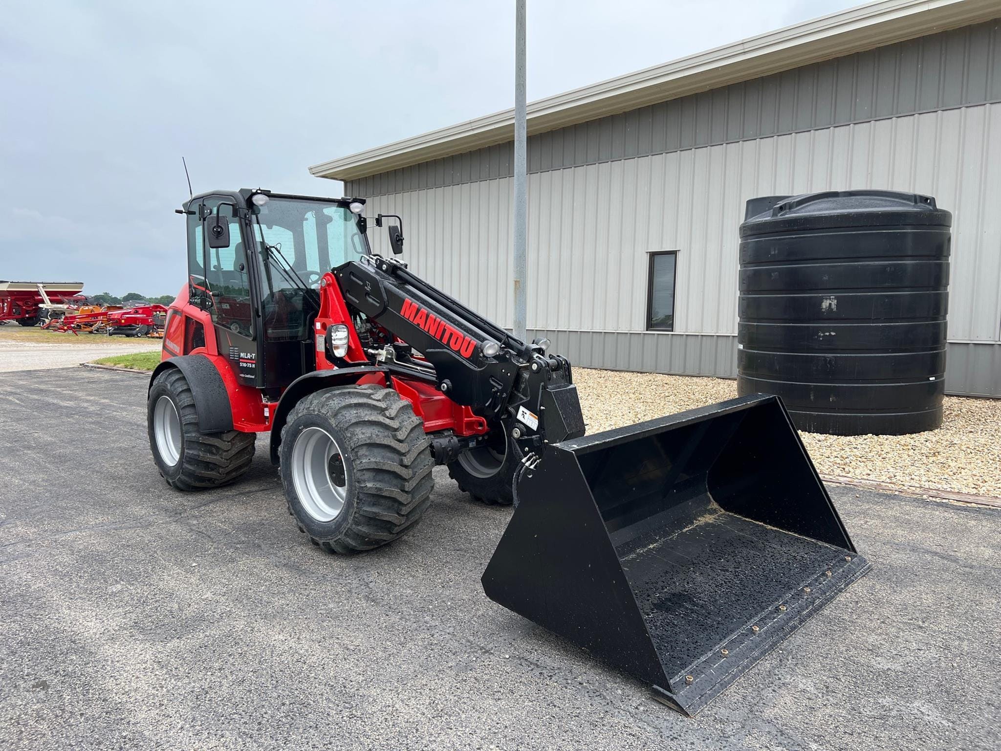 2025 Manitou MLA-T 516-75H Equipment Image0