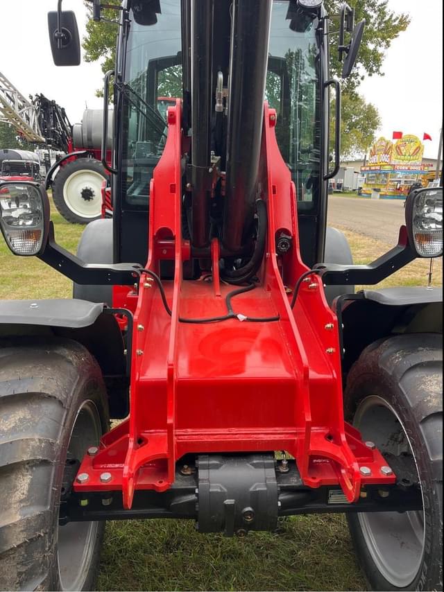 Image of Manitou MLA-T 516-75H equipment image 2