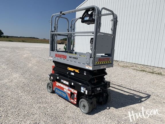 2025 Manitou SE 1932 Equipment Image0