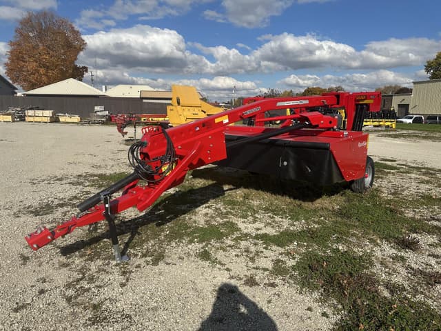 Image of Massey Ferguson 1373 equipment image 2