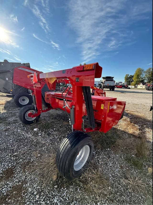 Image of Massey Ferguson 1373 equipment image 2