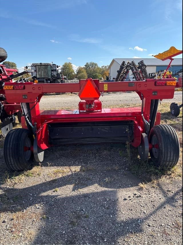 Image of Massey Ferguson 1376 equipment image 2