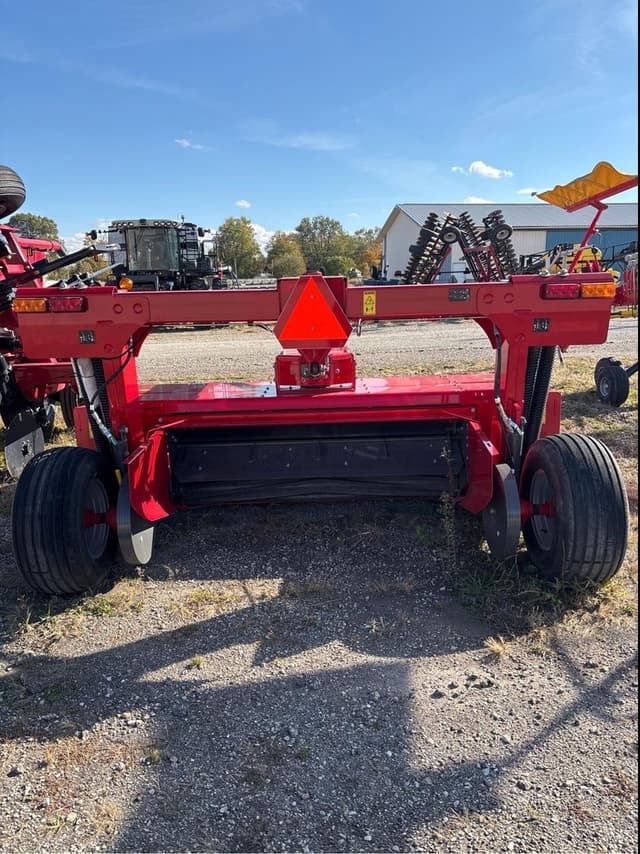 Image of Massey Ferguson 1376 equipment image 2