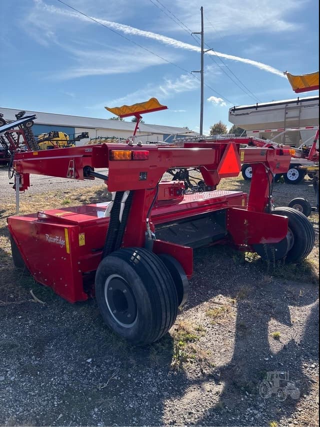 Image of Massey Ferguson 1376 equipment image 3