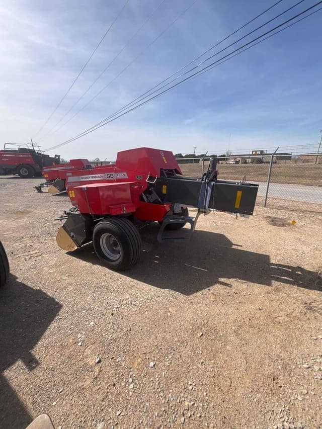 Image of Massey Ferguson 1840 equipment image 4