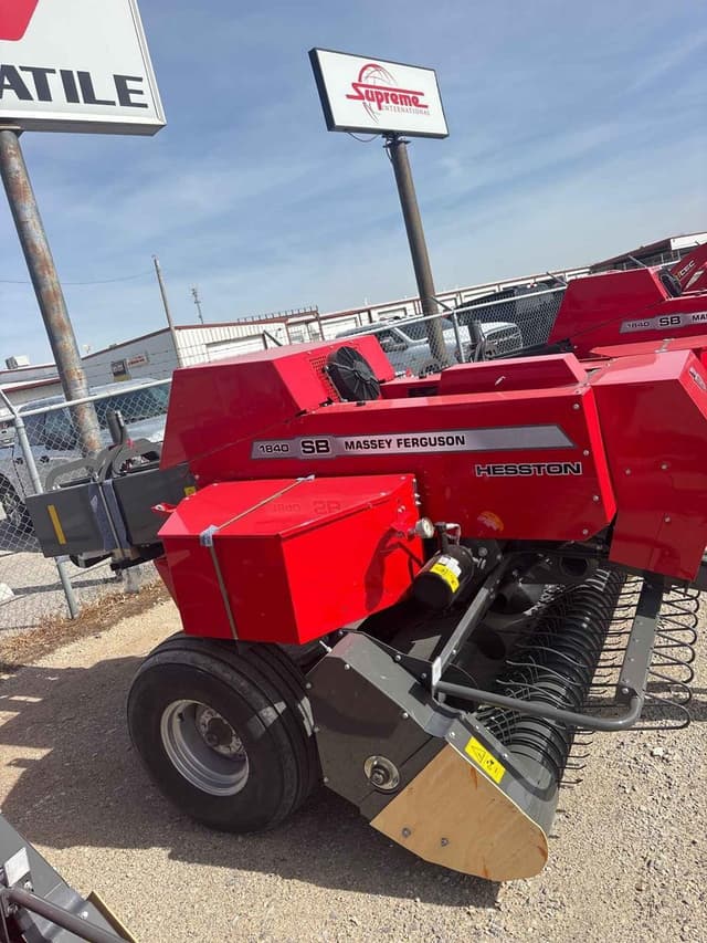 Image of Massey Ferguson 1840 equipment image 1