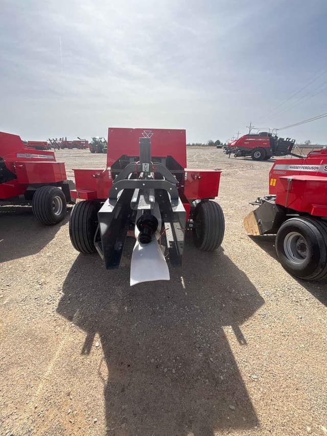 Image of Massey Ferguson 1840 equipment image 3