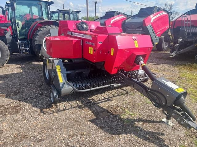 Image of Massey Ferguson 1842S equipment image 1