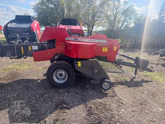 Image of Massey Ferguson 1842S equipment image 4