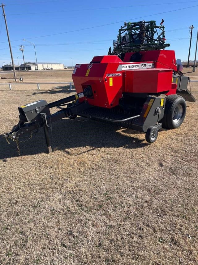 Image of Massey Ferguson 1842S equipment image 2