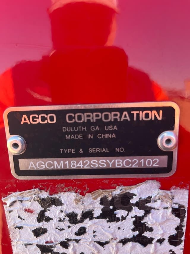 Image of Massey Ferguson 1842S equipment image 3