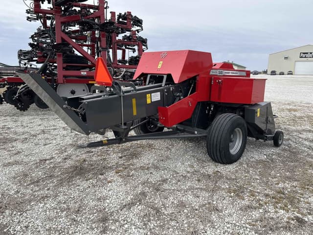 Image of Massey Ferguson 1842S equipment image 2