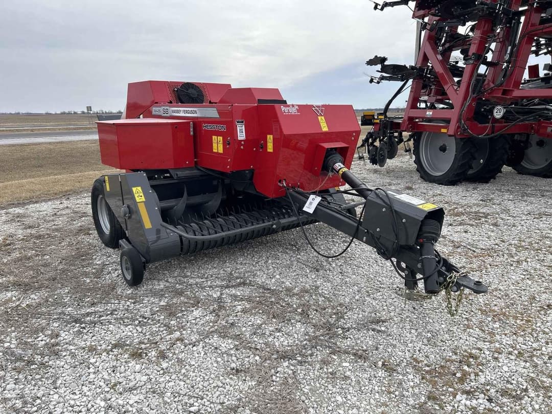 Image of Massey Ferguson 1842S Primary image