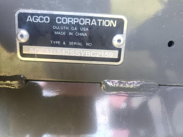 Image of Massey Ferguson 1842S equipment image 4