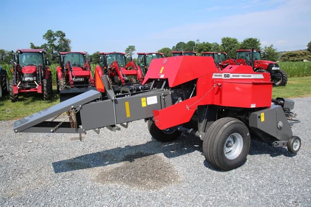 Image of Massey Ferguson 1842S equipment image 3