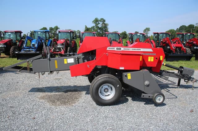Image of Massey Ferguson 1842S equipment image 4