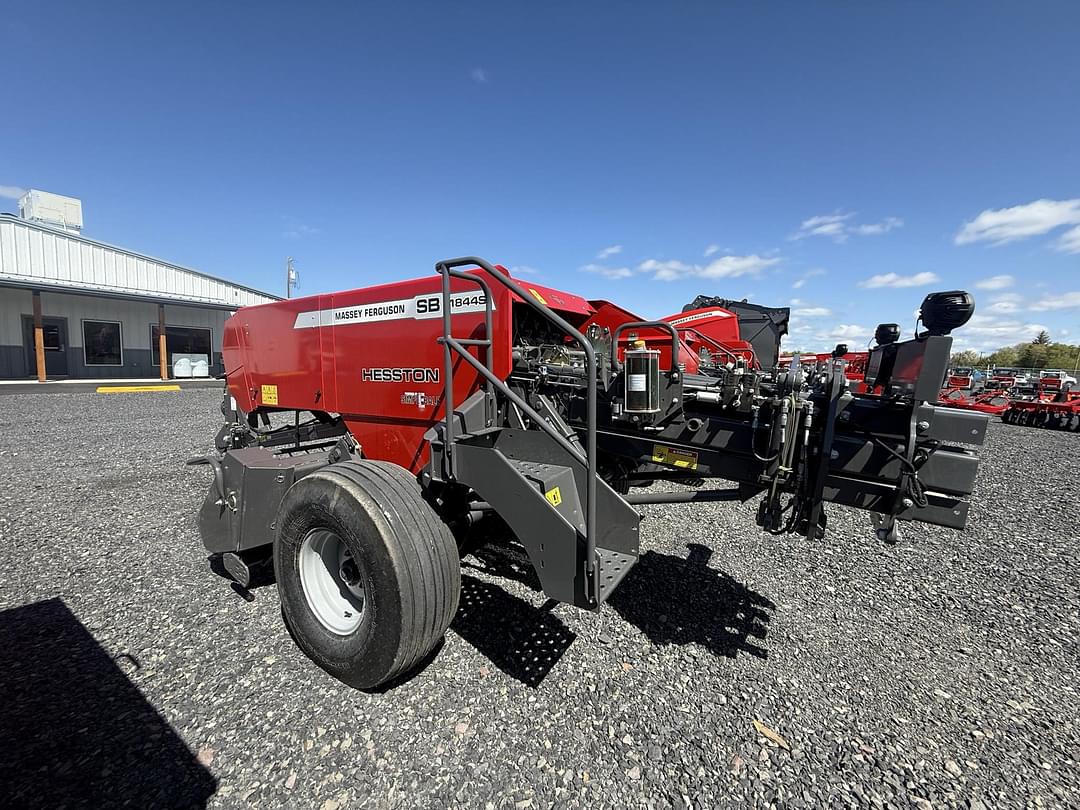 Image of Massey Ferguson 1844S Primary image