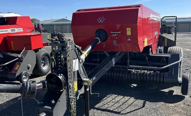 Image of Massey Ferguson 1844S equipment image 1