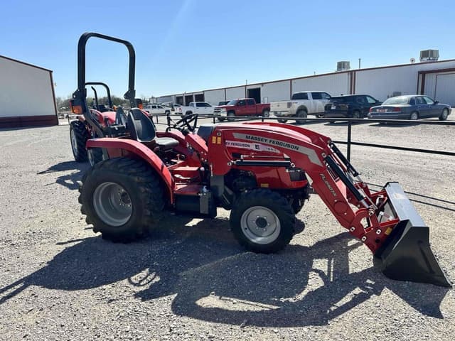 Image of Massey Ferguson 1840E equipment image 2