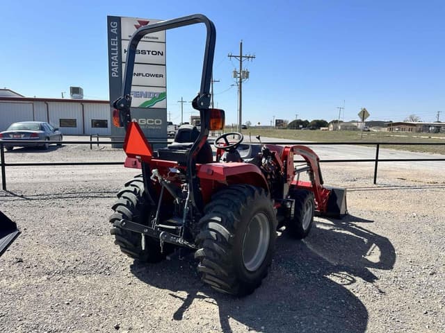 Image of Massey Ferguson 1840E equipment image 3