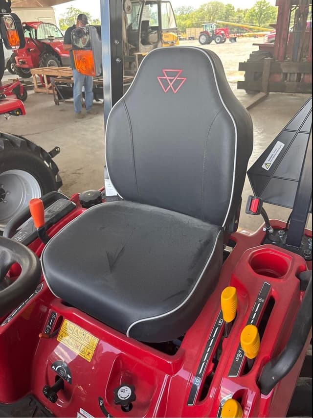 Image of Massey Ferguson 1GC.23 equipment image 3