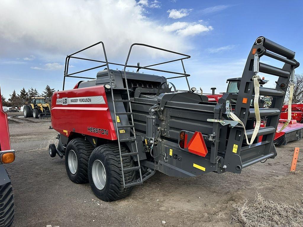 Image of Massey Ferguson LB2234XD Image 1