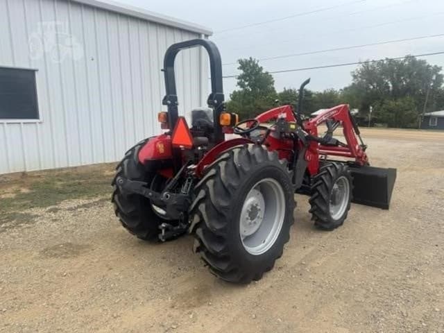 Image of Massey Ferguson 2607H equipment image 3