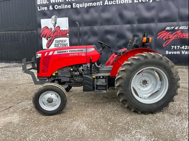 Image of Massey Ferguson 2605H equipment image 2