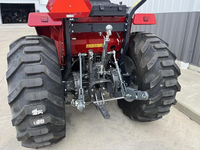 Image of Massey Ferguson 2E.60 equipment image 2