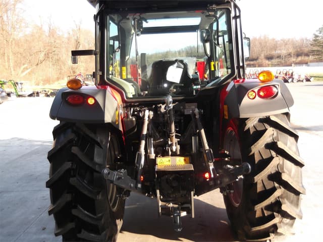 Image of Massey Ferguson 4707 equipment image 4