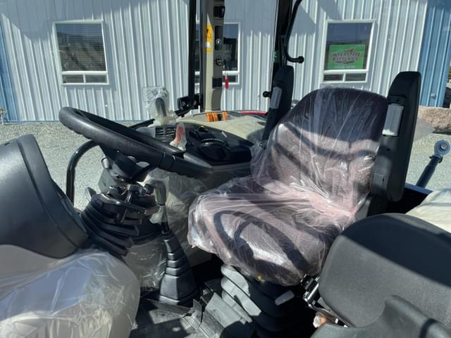 Image of Massey Ferguson 4707 equipment image 4