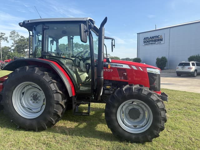 Image of Massey Ferguson 4707 equipment image 1