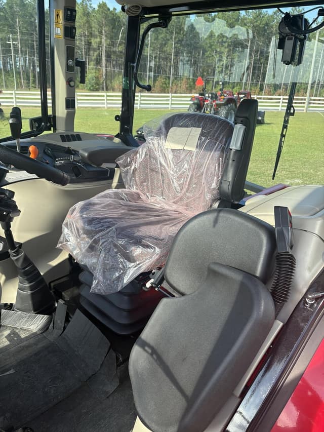 Image of Massey Ferguson 4707 equipment image 3