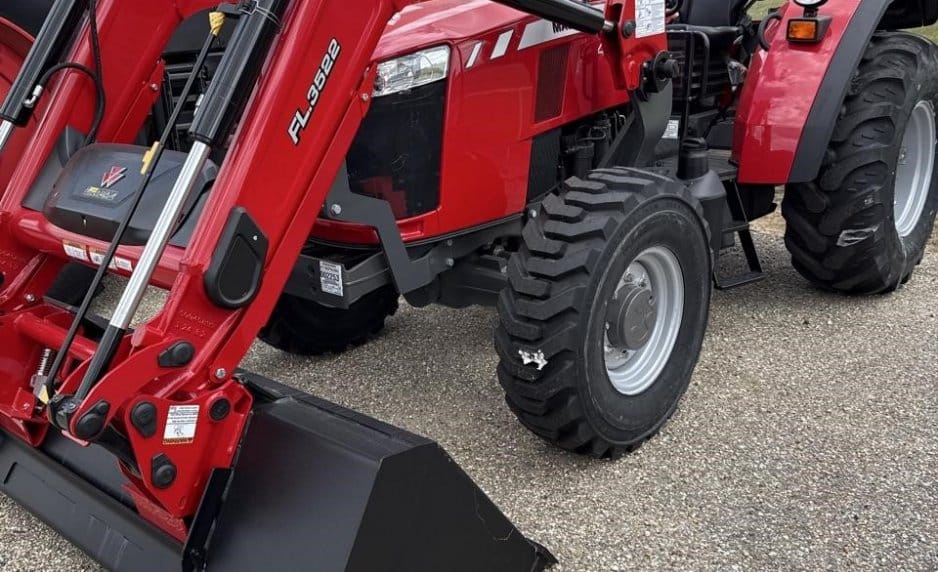 Massey Ferguson 4710 Equipment Image0