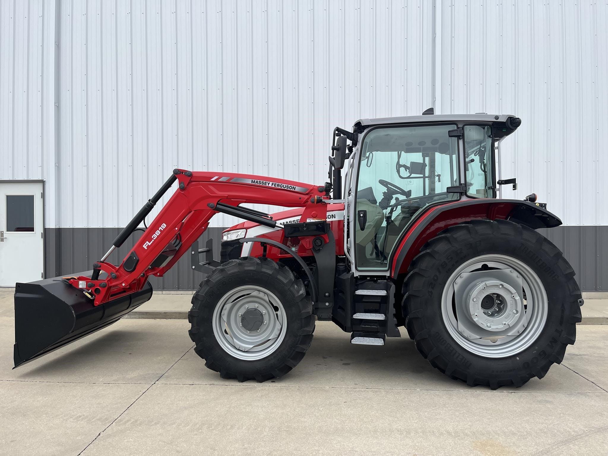 2025 Massey Ferguson 5M.105 Equipment Image0